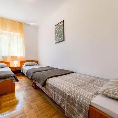 Fuer 5 Personen Ca 50 Qm In Srima, Dalmatien Norddalmatien سريما